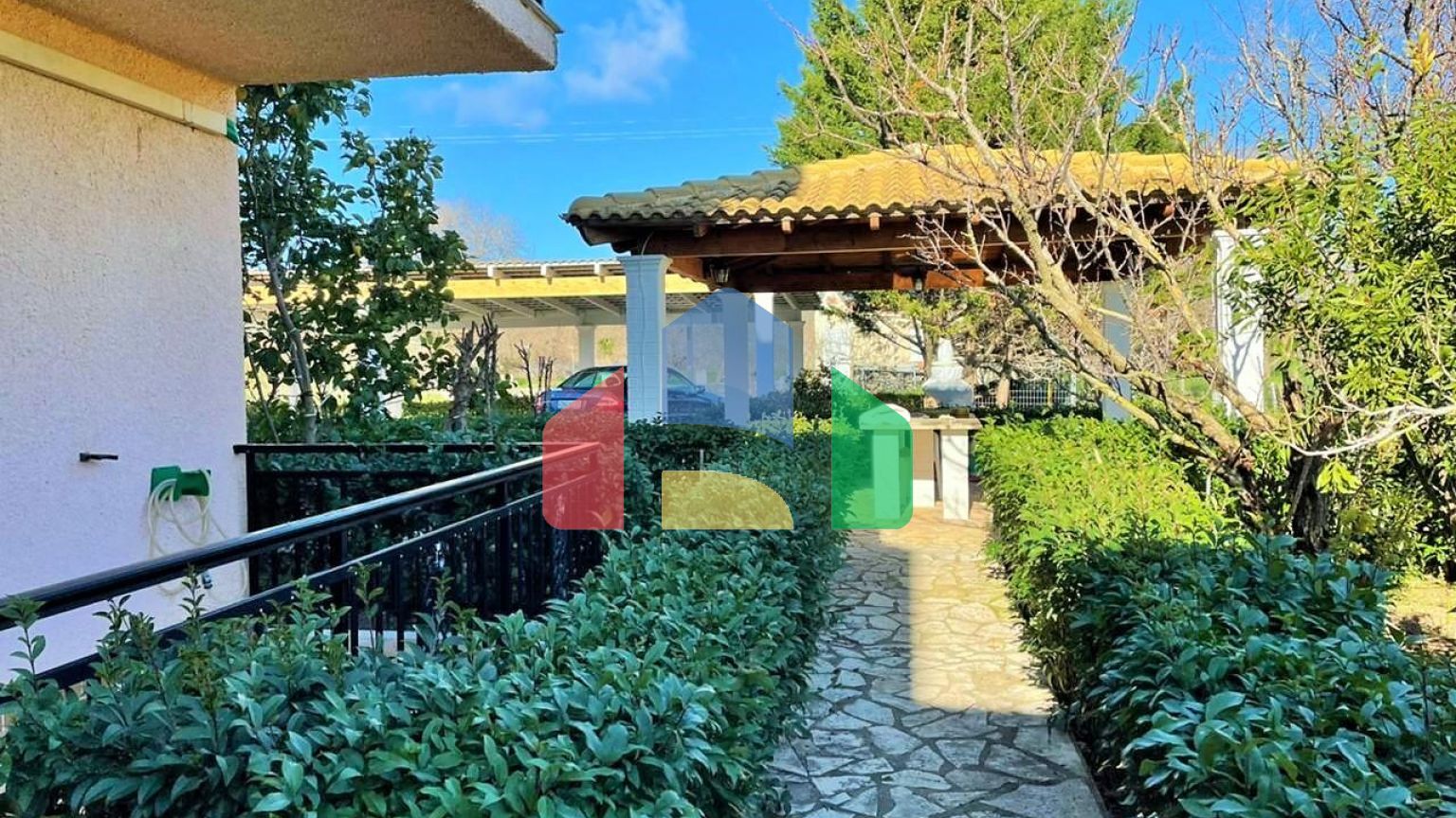 Продаж - Готель 600 m² на о. Корфу