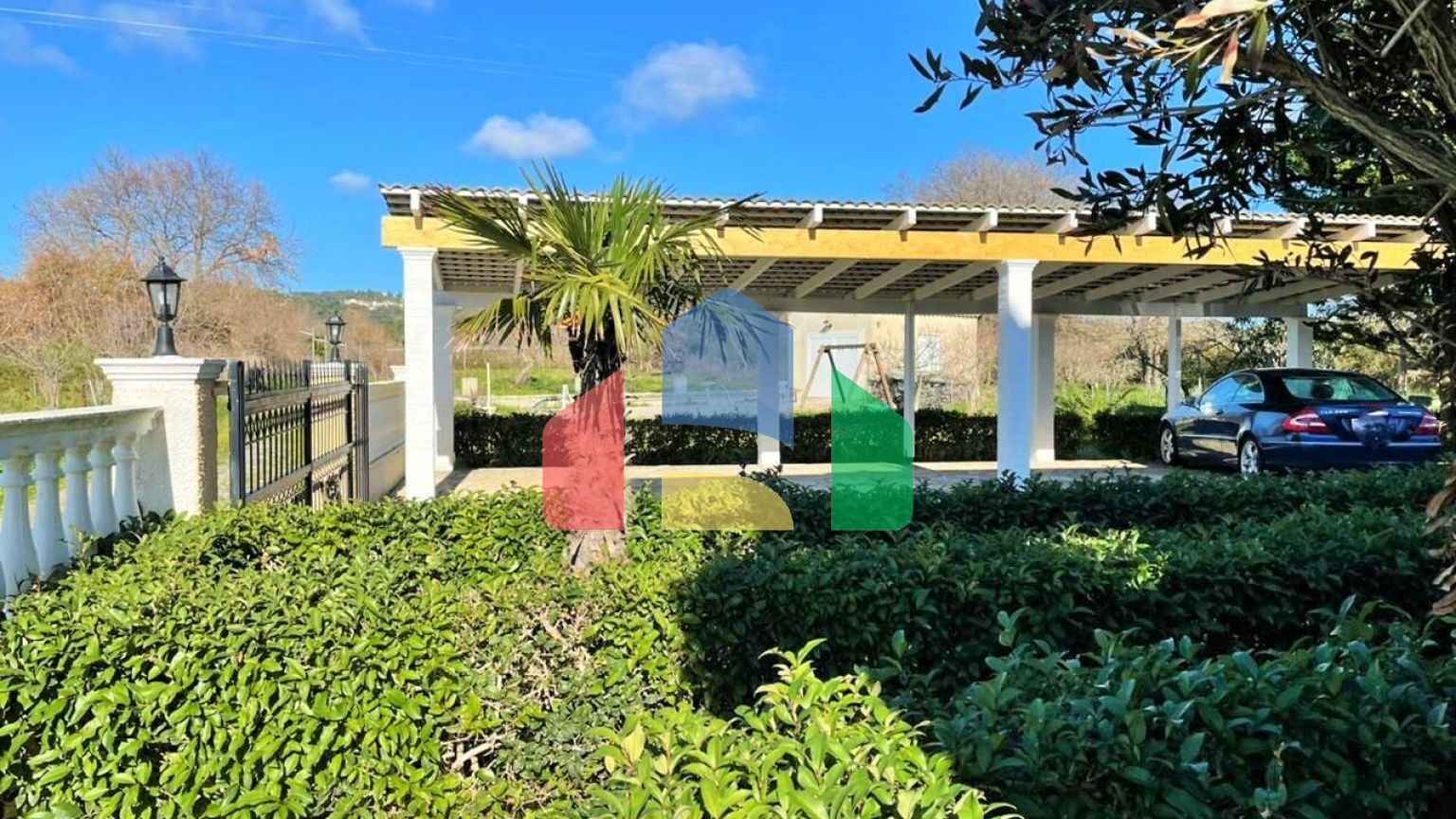 Продаж - Готель 600 m² на о. Корфу