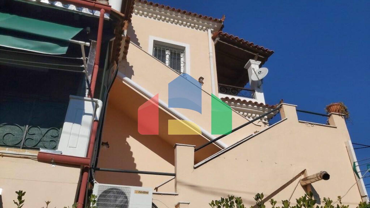 Продажа - Коттедж 345 m² на о. Корфу