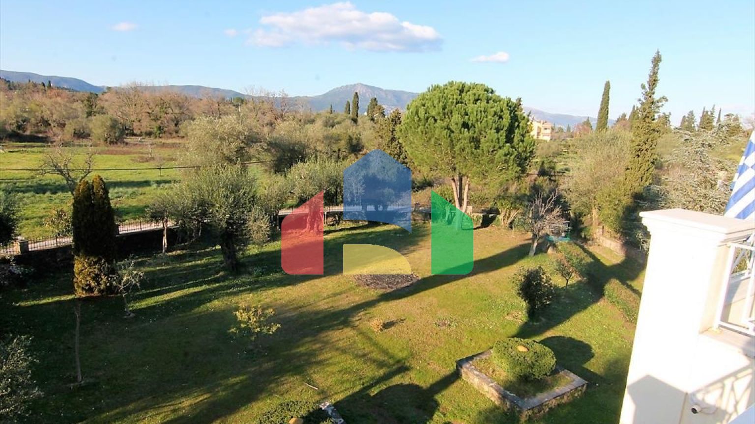 Продажа - Коттедж 340 m² на о. Корфу