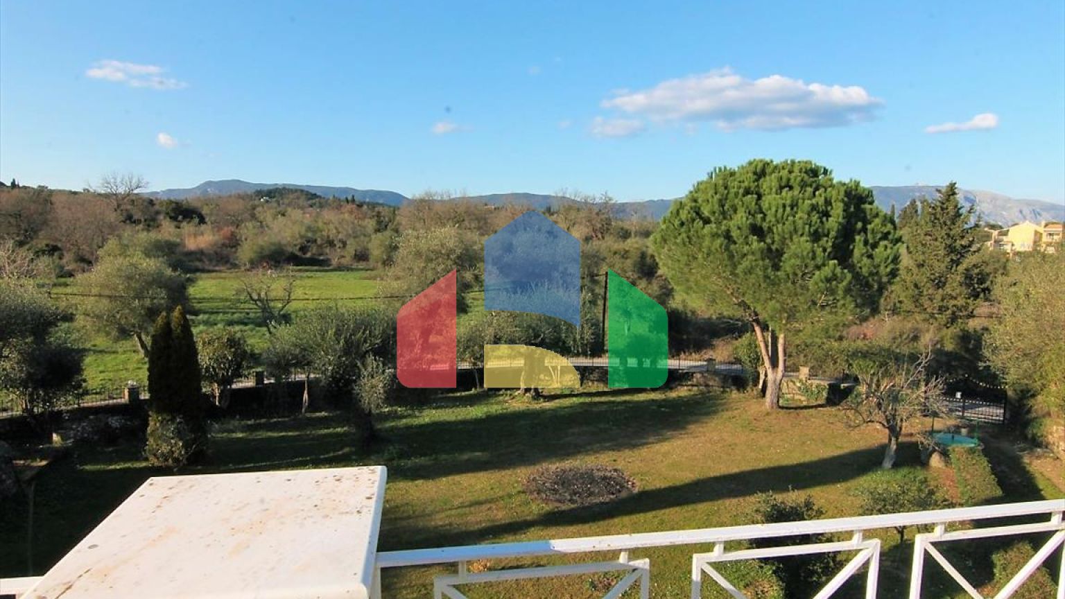 Продажа - Коттедж 340 m² на о. Корфу