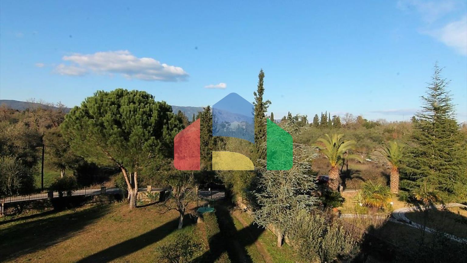 Продажа - Коттедж 340 m² на о. Корфу