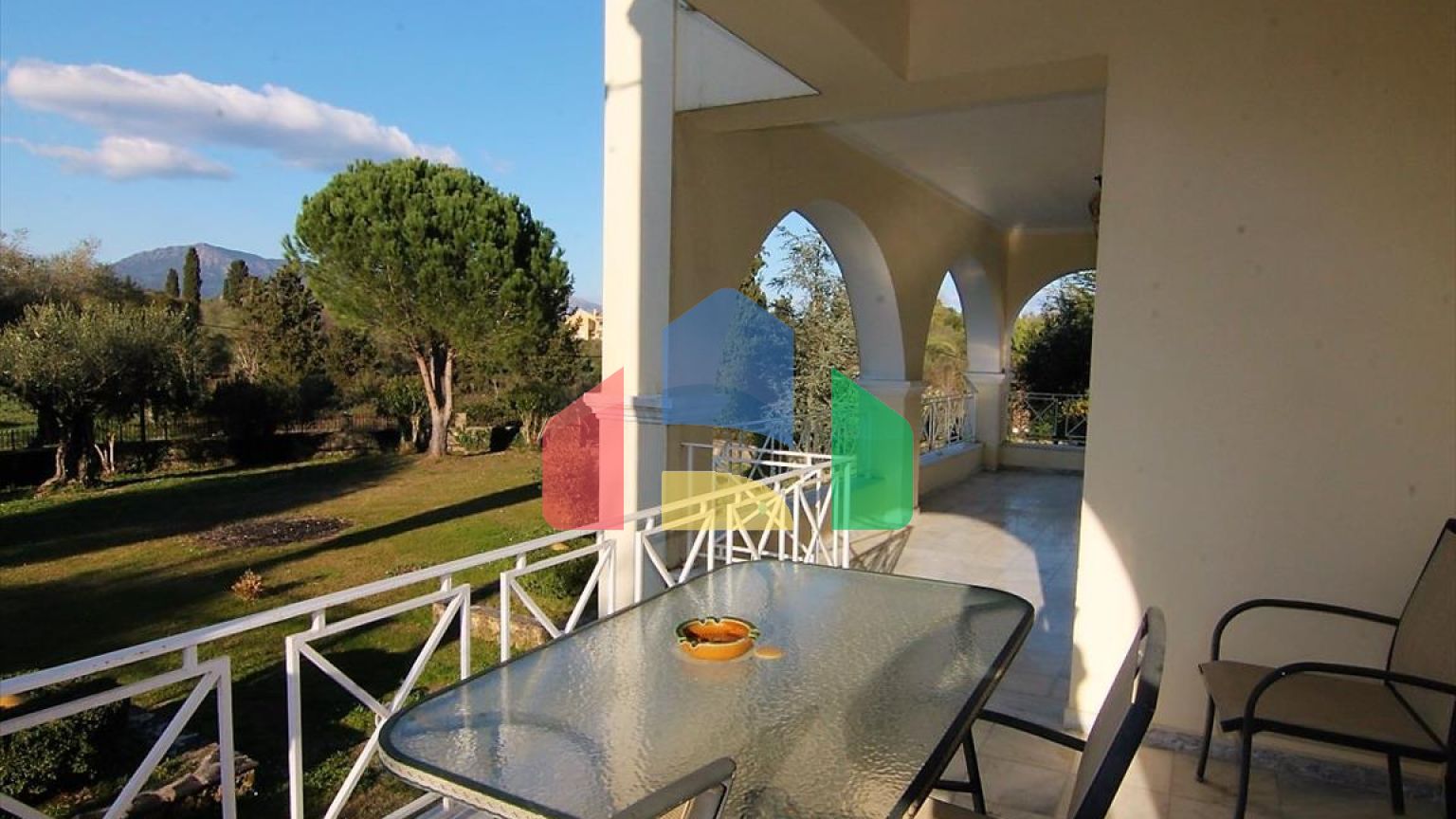 Продажа - Коттедж 340 m² на о. Корфу