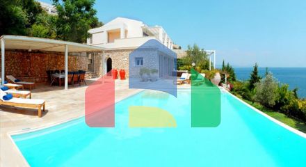 For Sale - Villa 280 m² in Corfu