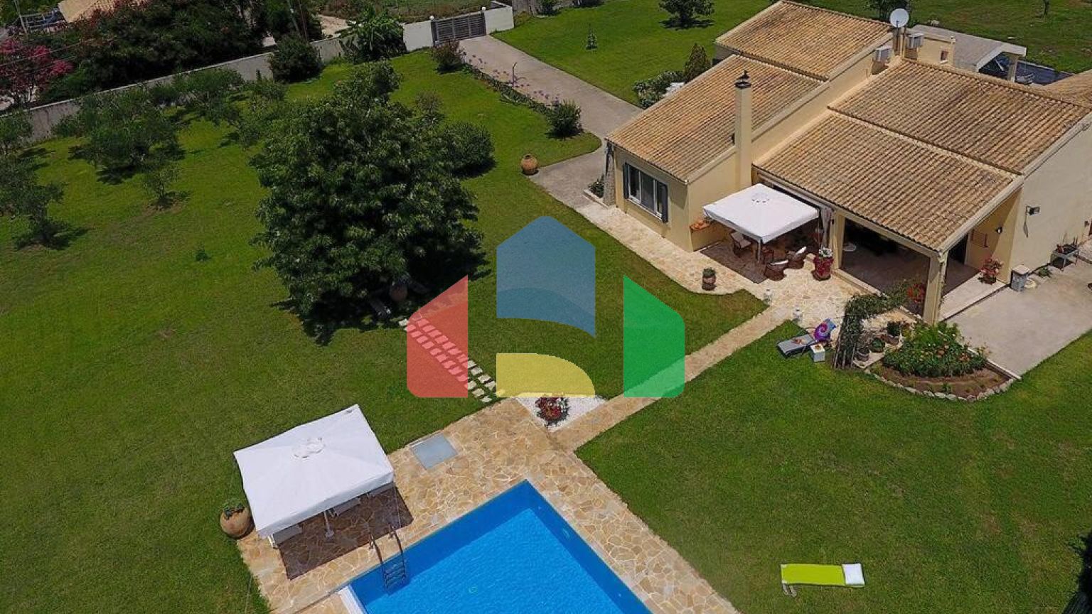 Продаж - Вілла 235 m² на о. Корфу