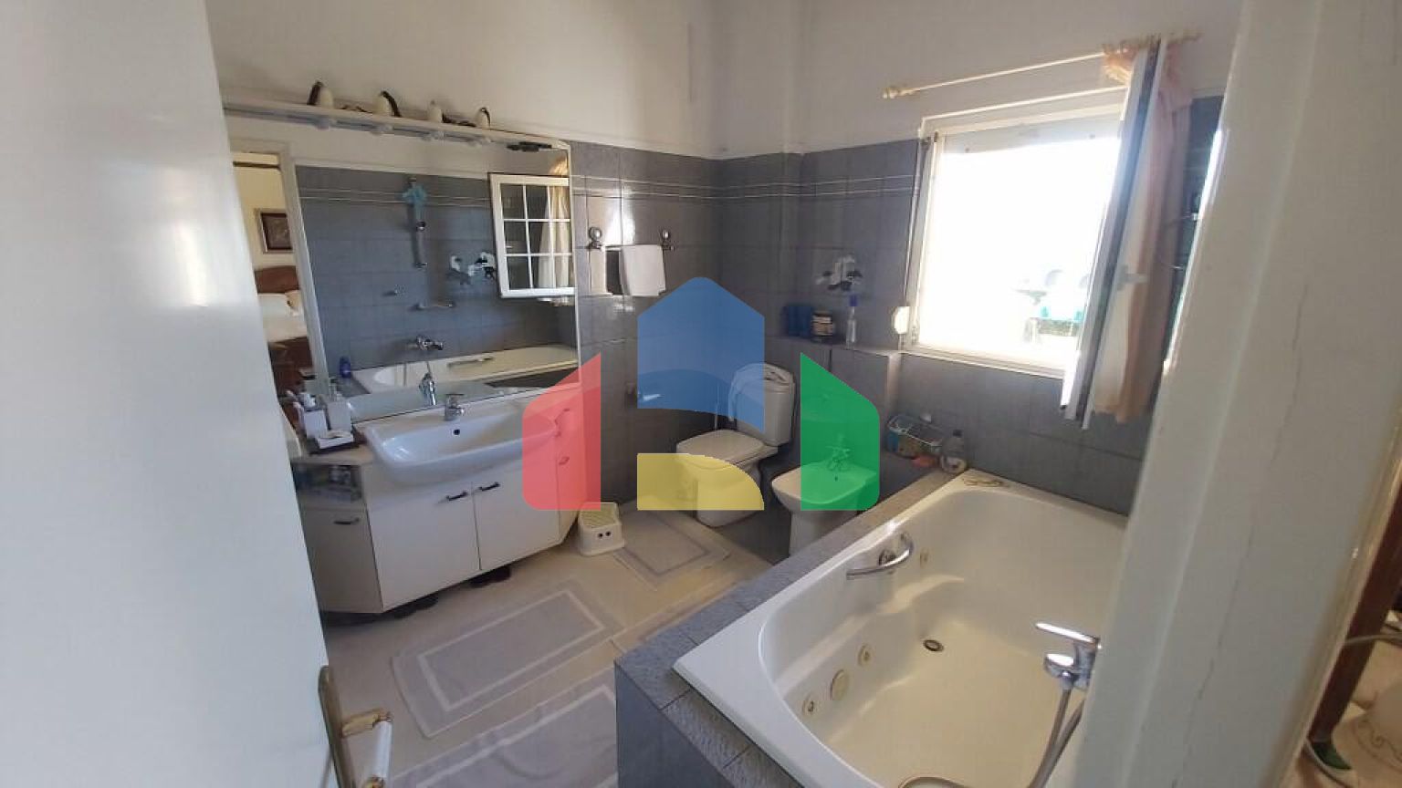 Продаж - Будівля 510 m² на о. Корфу