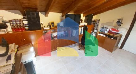 Продаж - Будівля 510 m² на о. Корфу