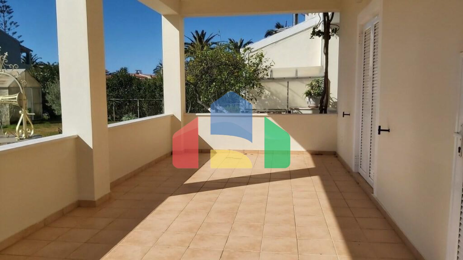 Продаж - Будівля 510 m² на о. Корфу