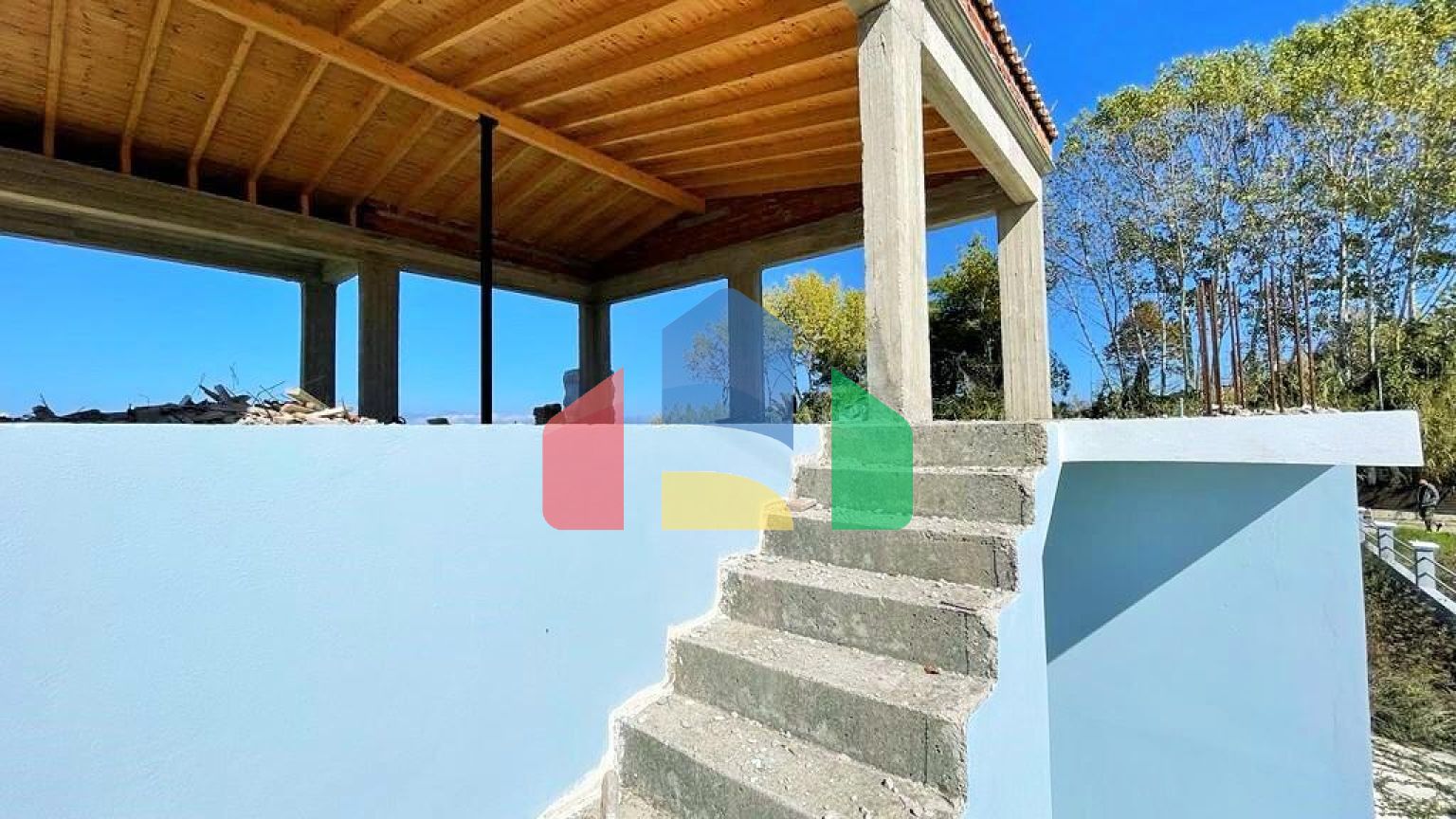 Продаж - Будівля 193 m² на о. Корфу