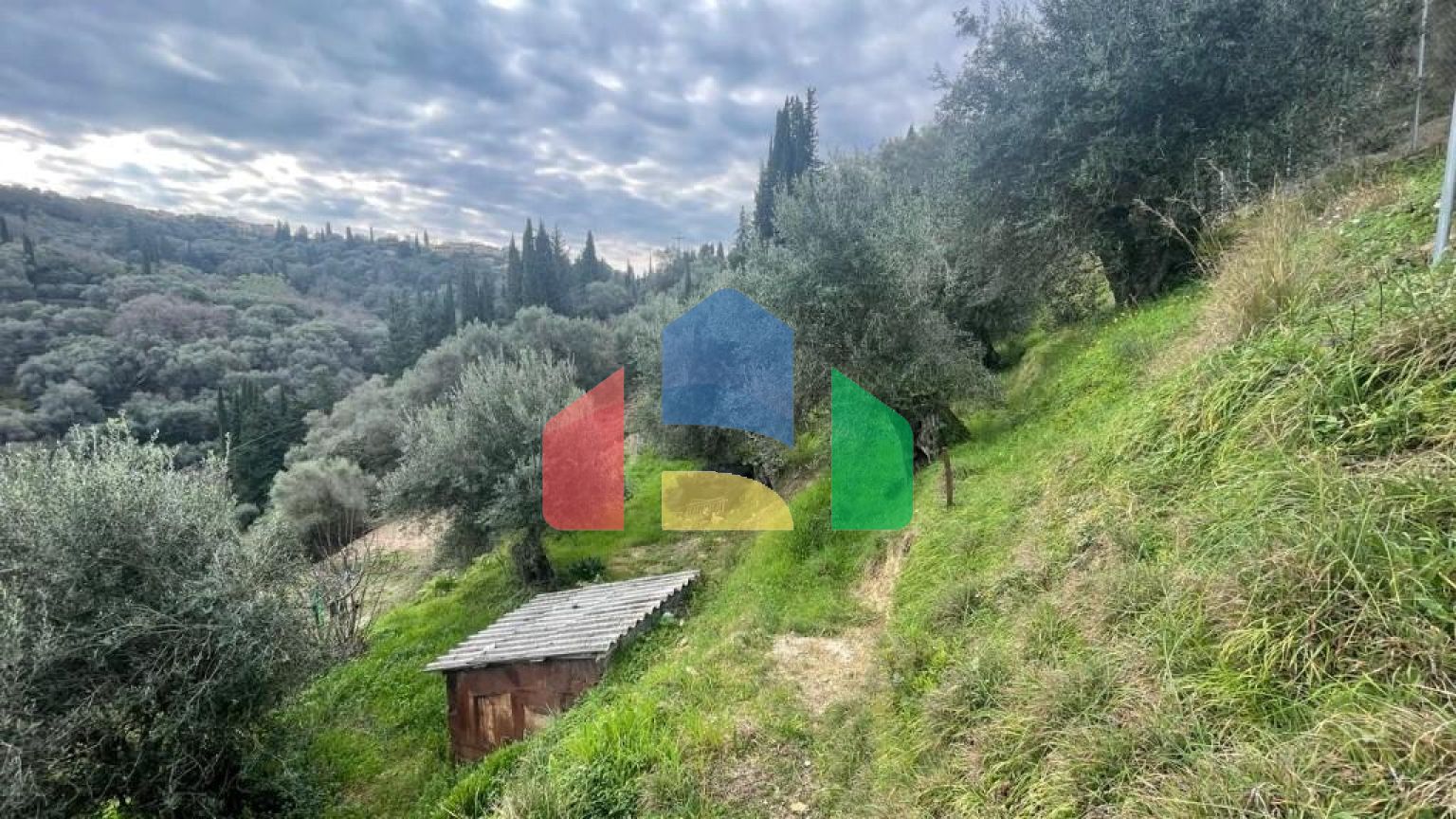 Продажа - Земельный участок 1700 m² на о. Корфу