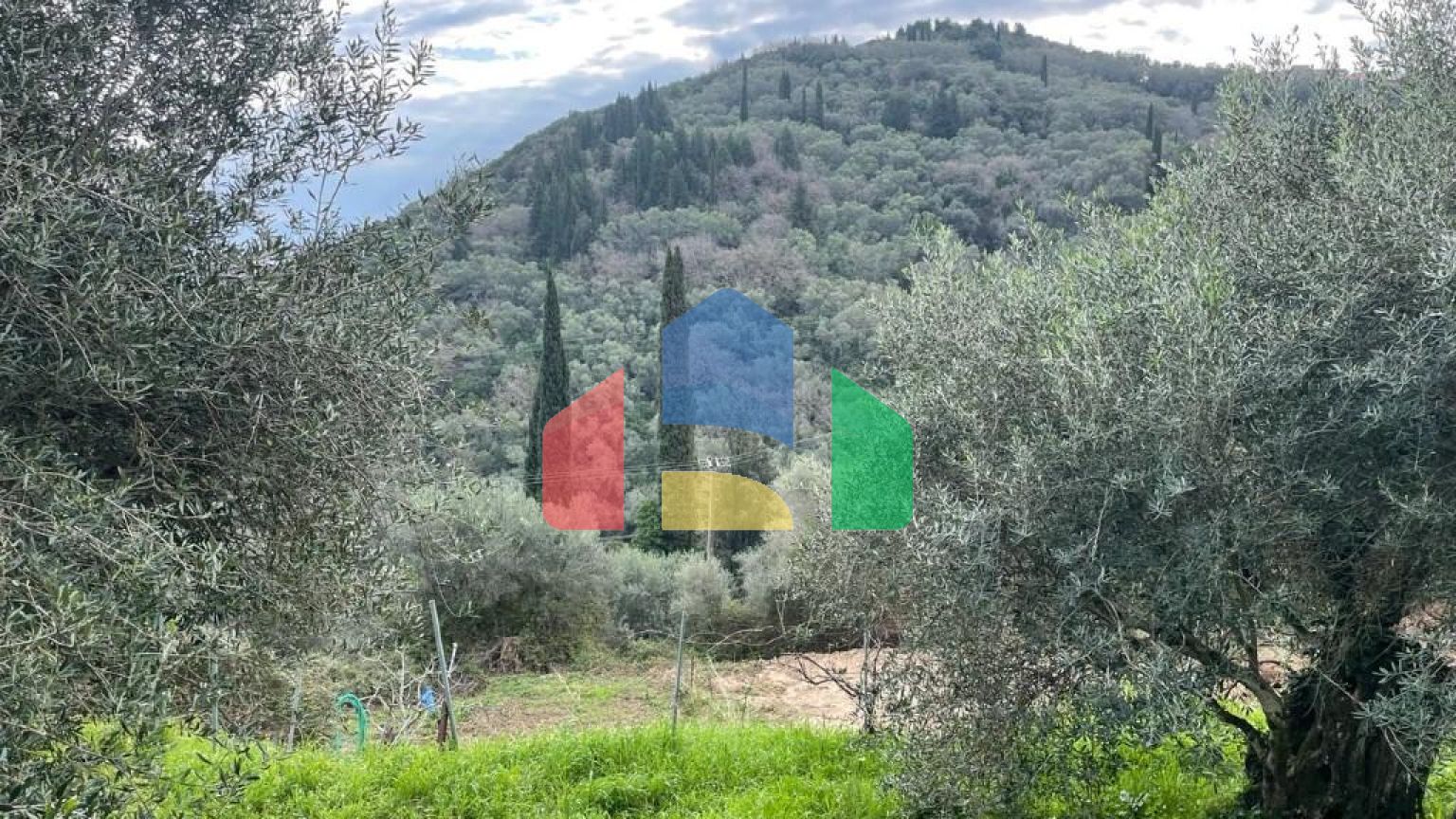 Продажа - Земельный участок 1700 m² на о. Корфу