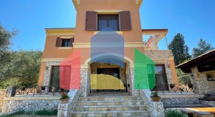 For Sale - Detached house 350 m² in Corfu