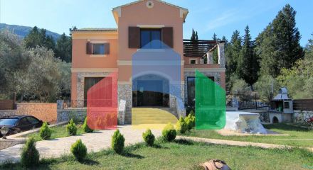 For Sale - Detached house 350 m² in Corfu