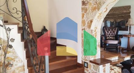 Продаж - Котедж 350 m² на о. Корфу