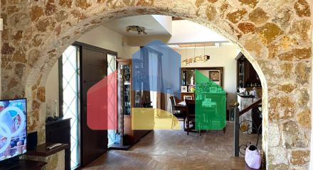 Продаж - Котедж 350 m² на о. Корфу