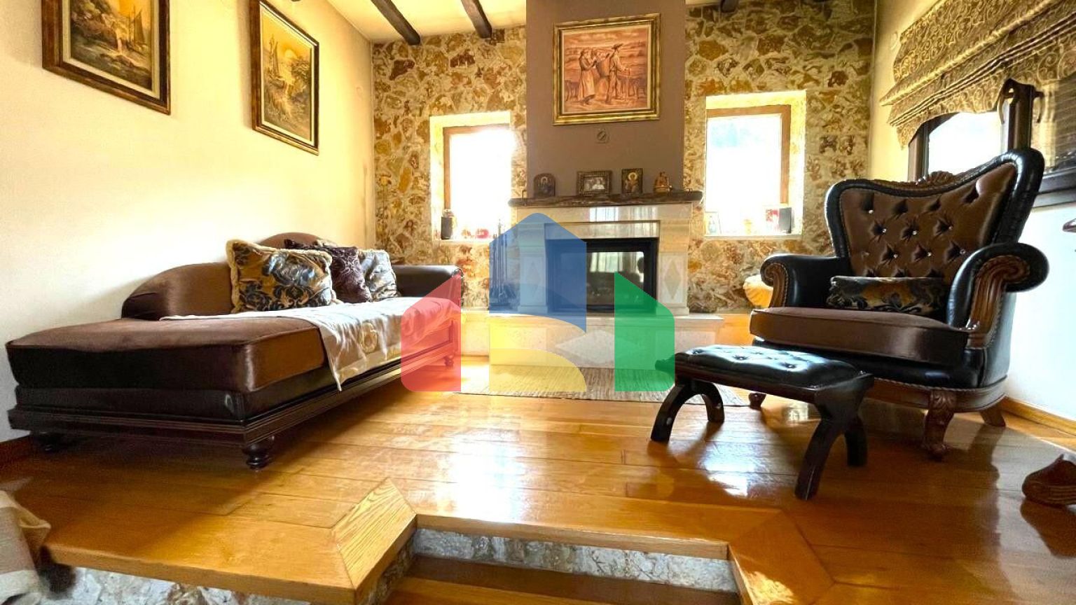 Продаж - Котедж 350 m² на о. Корфу