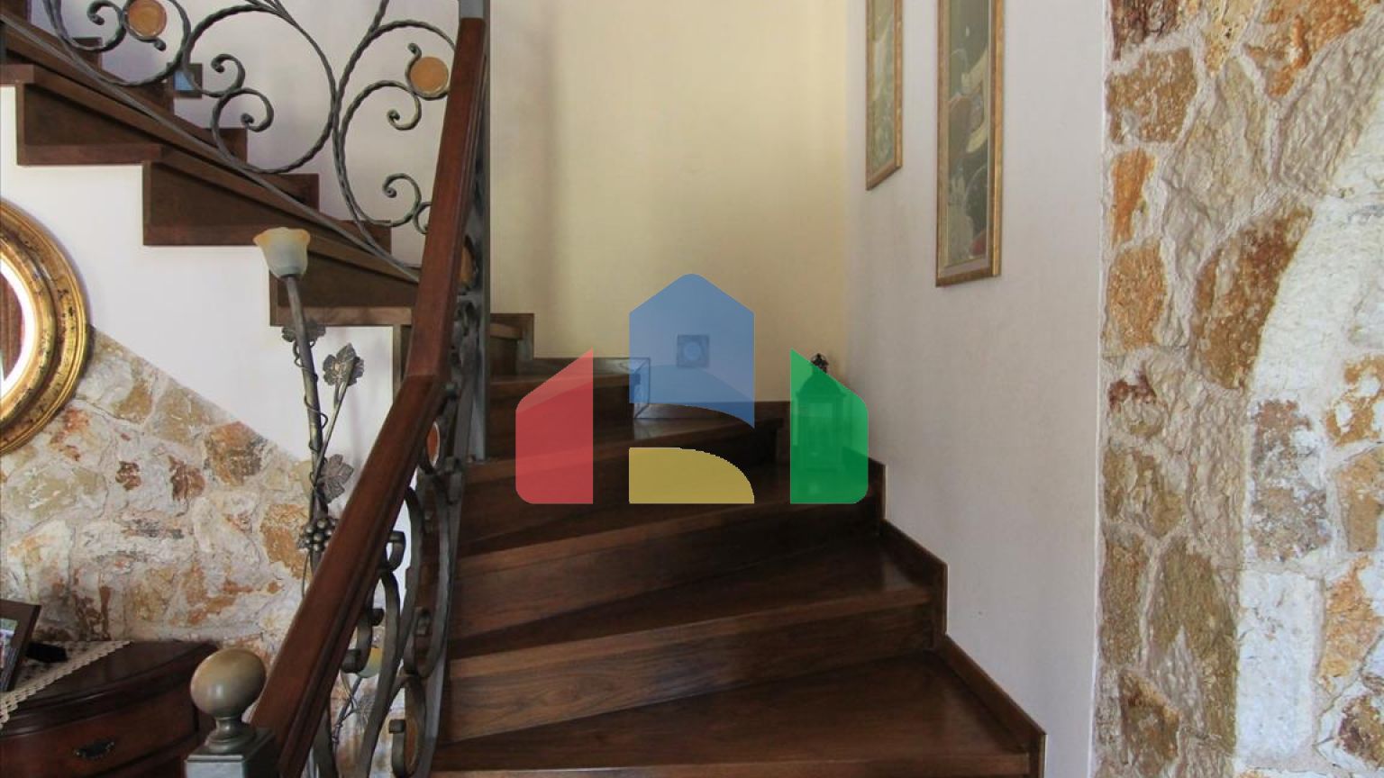 Продаж - Котедж 350 m² на о. Корфу