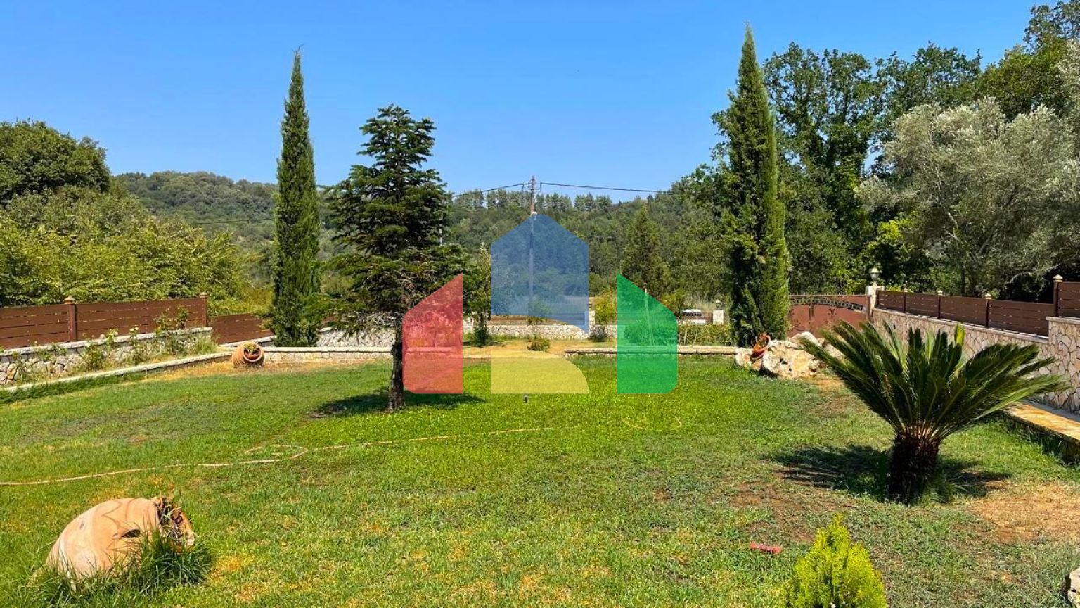 Продаж - Котедж 350 m² на о. Корфу