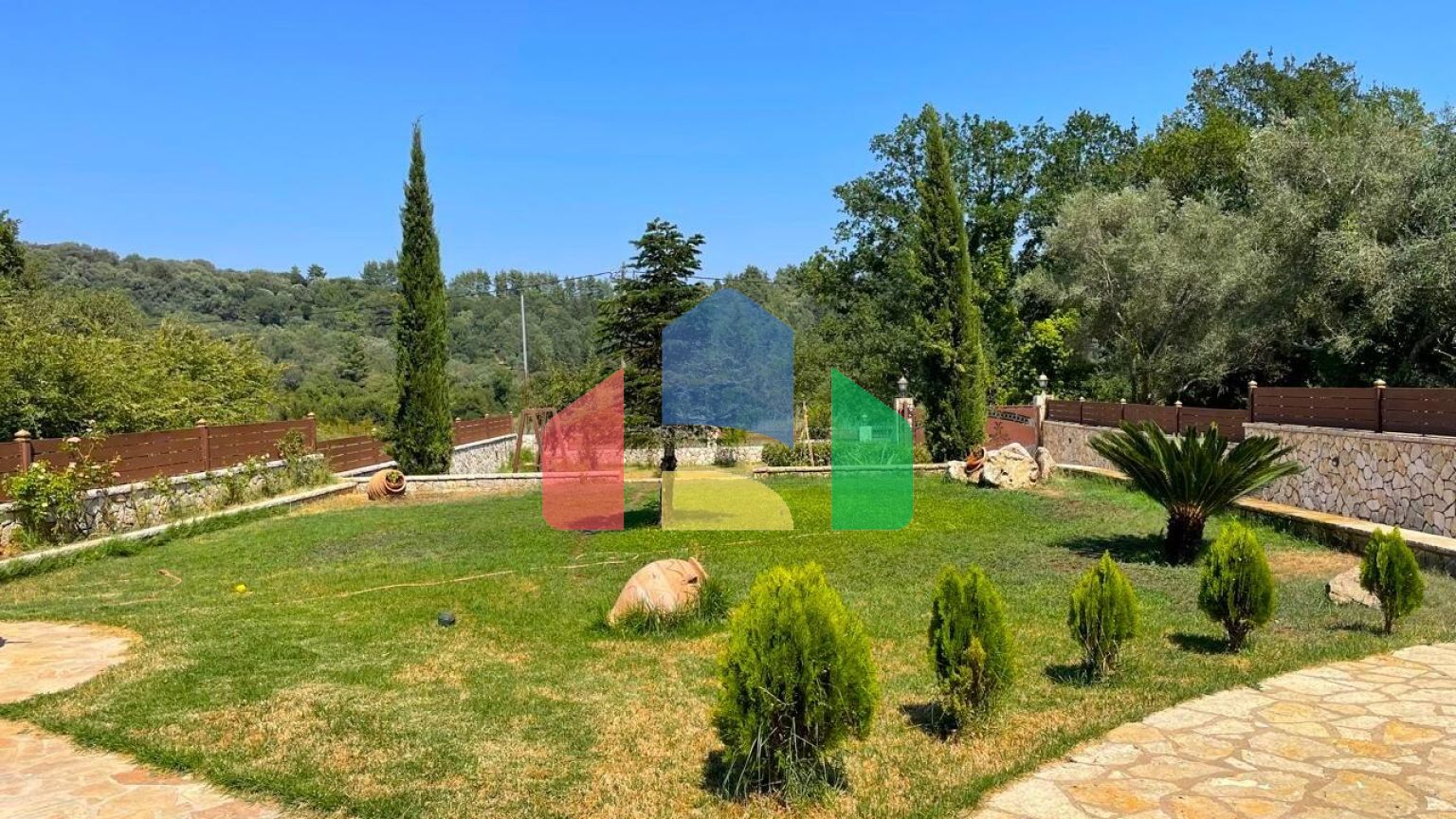 Продаж - Котедж 350 m² на о. Корфу