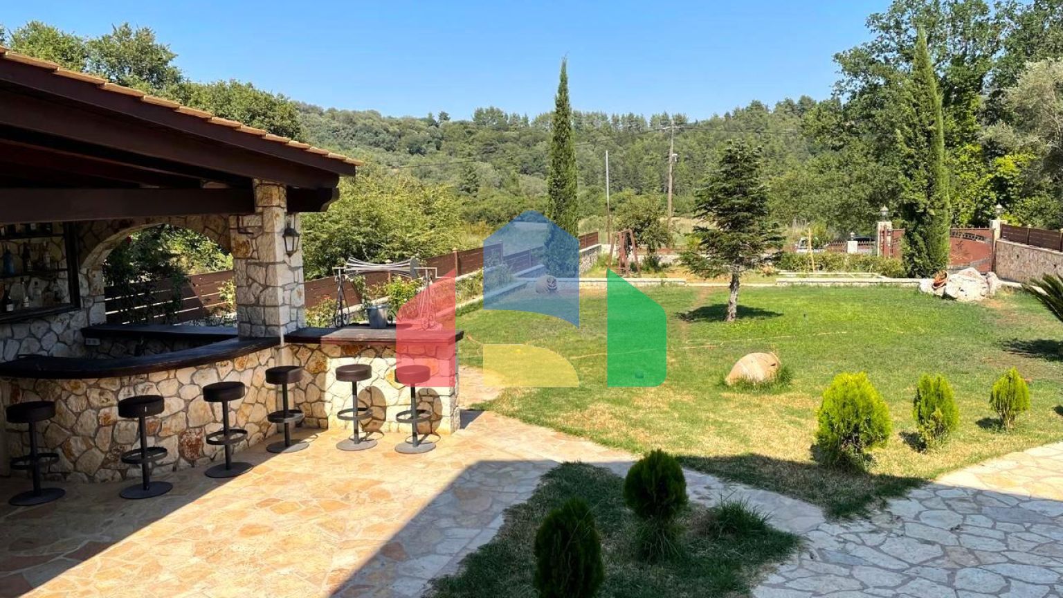 Продаж - Котедж 350 m² на о. Корфу