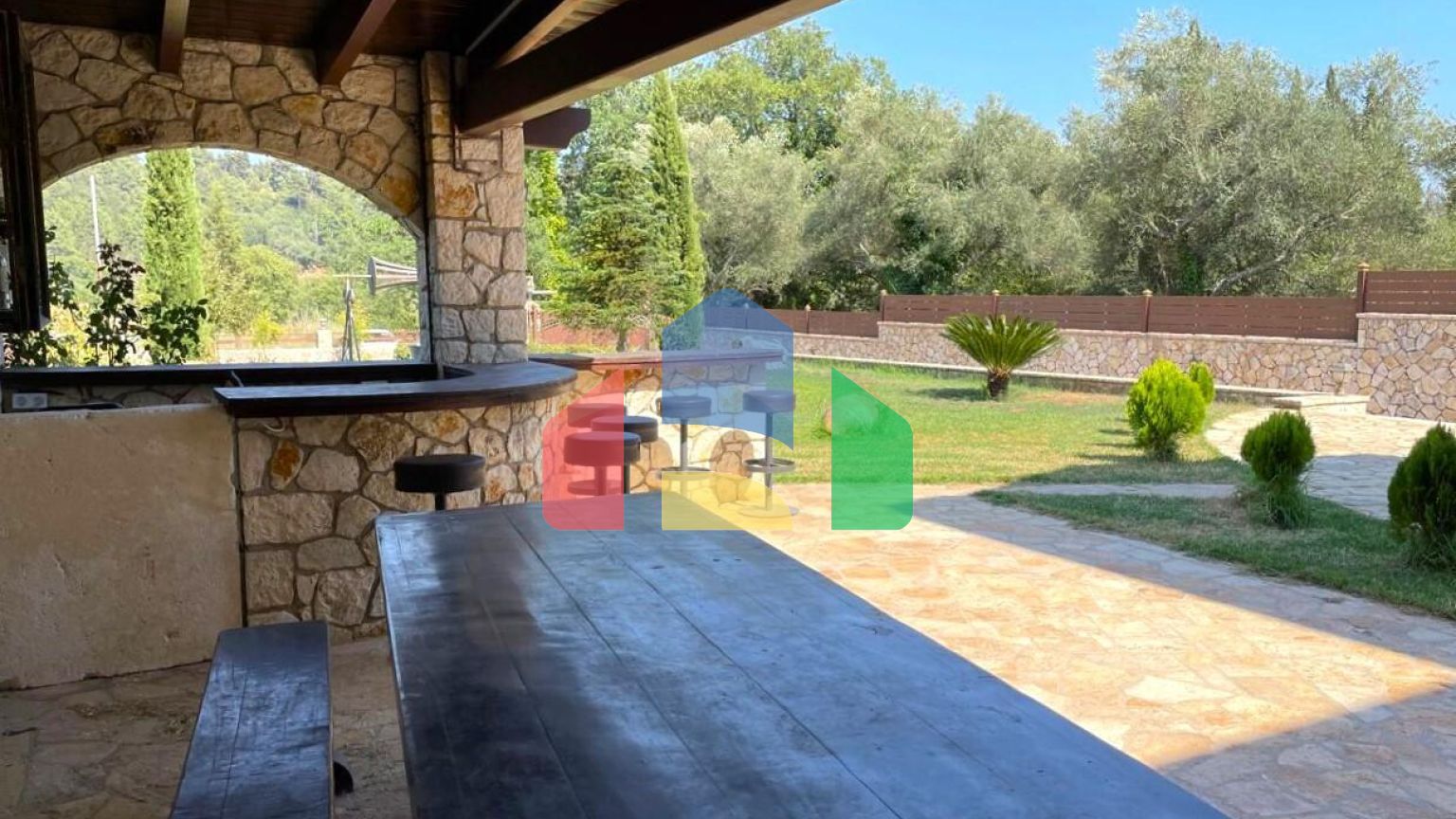 Продаж - Котедж 350 m² на о. Корфу