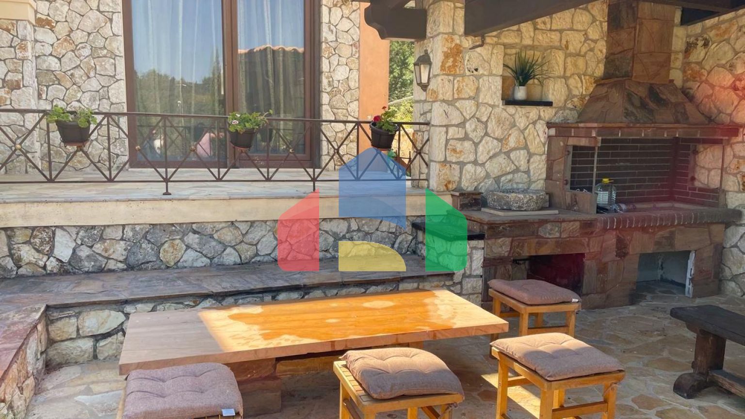 Продаж - Котедж 350 m² на о. Корфу