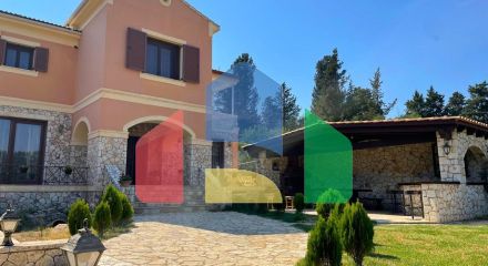 Продаж - Котедж 350 m² на о. Корфу