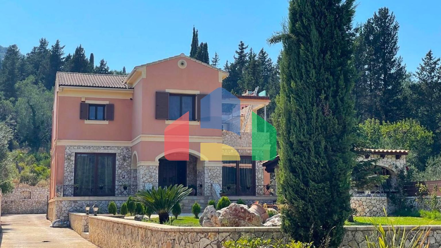 Продаж - Котедж 350 m² на о. Корфу