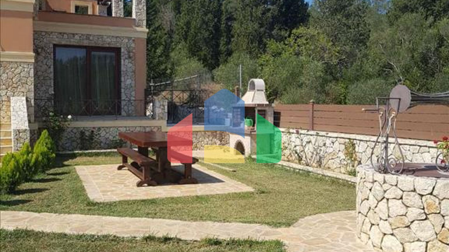 Продаж - Котедж 350 m² на о. Корфу