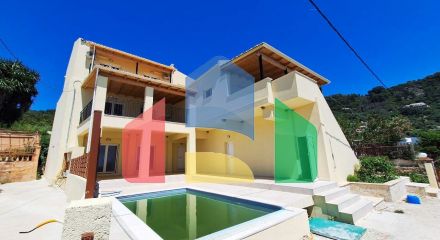 For Sale - Detached house 392 m² in Corfu
