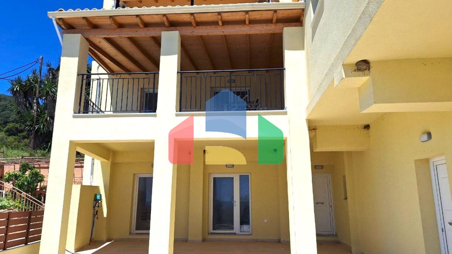 Продаж - Котедж 392 m² на о. Корфу