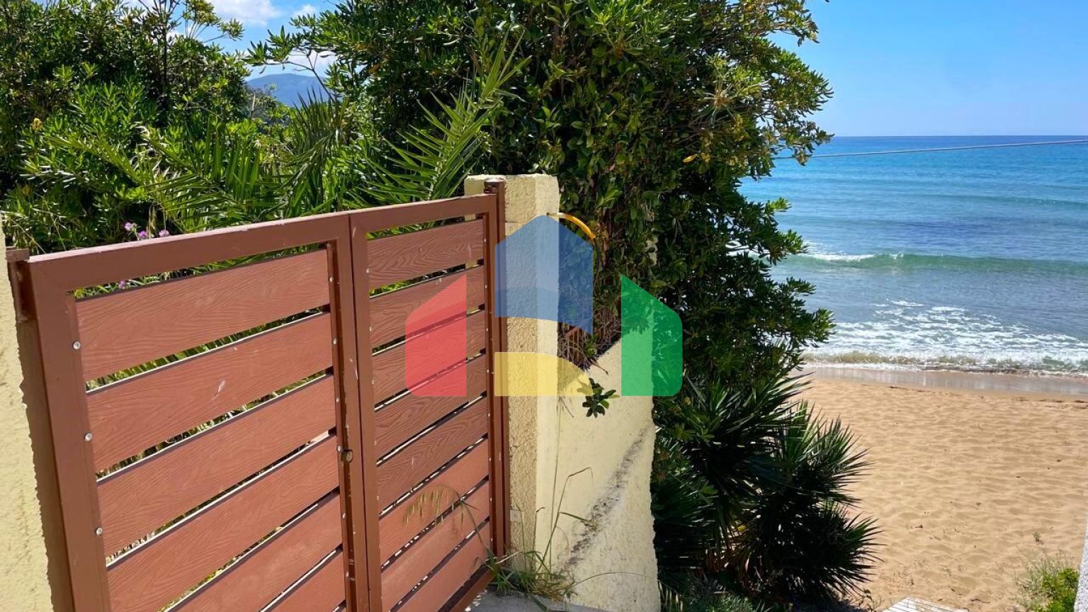 Продаж - Котедж 392 m² на о. Корфу