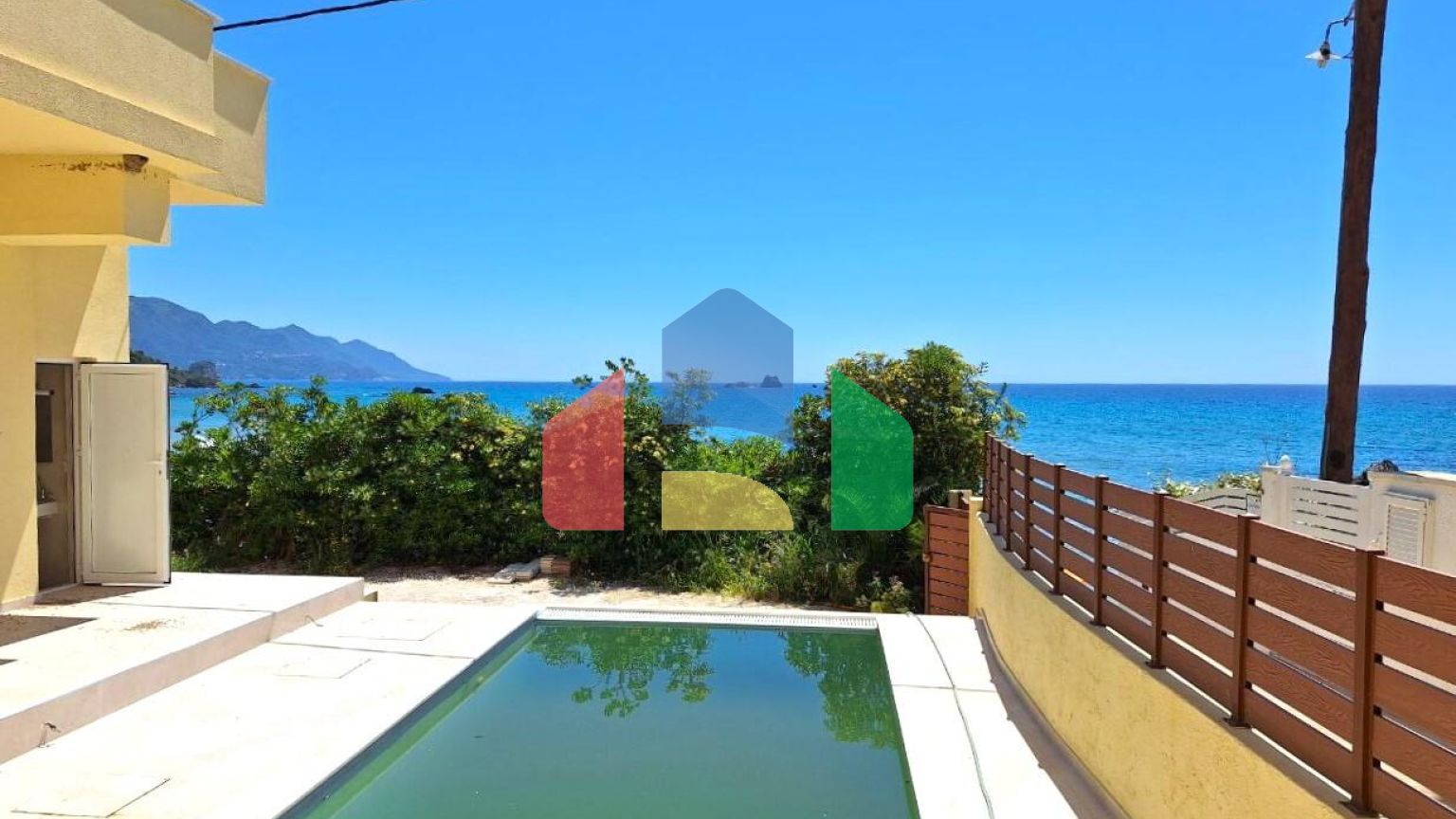 Продаж - Котедж 392 m² на о. Корфу