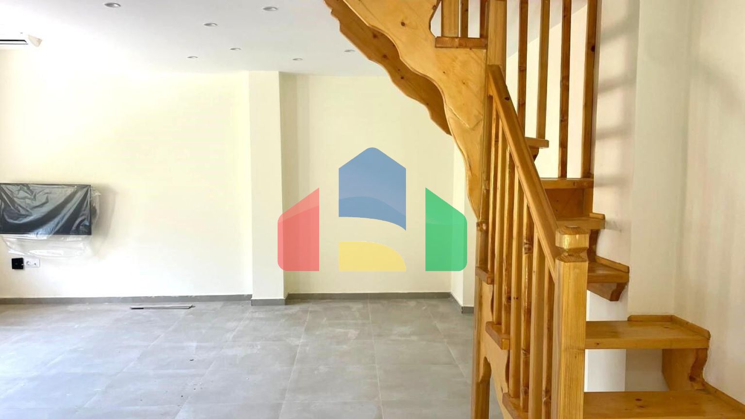 Продаж - Котедж 392 m² на о. Корфу