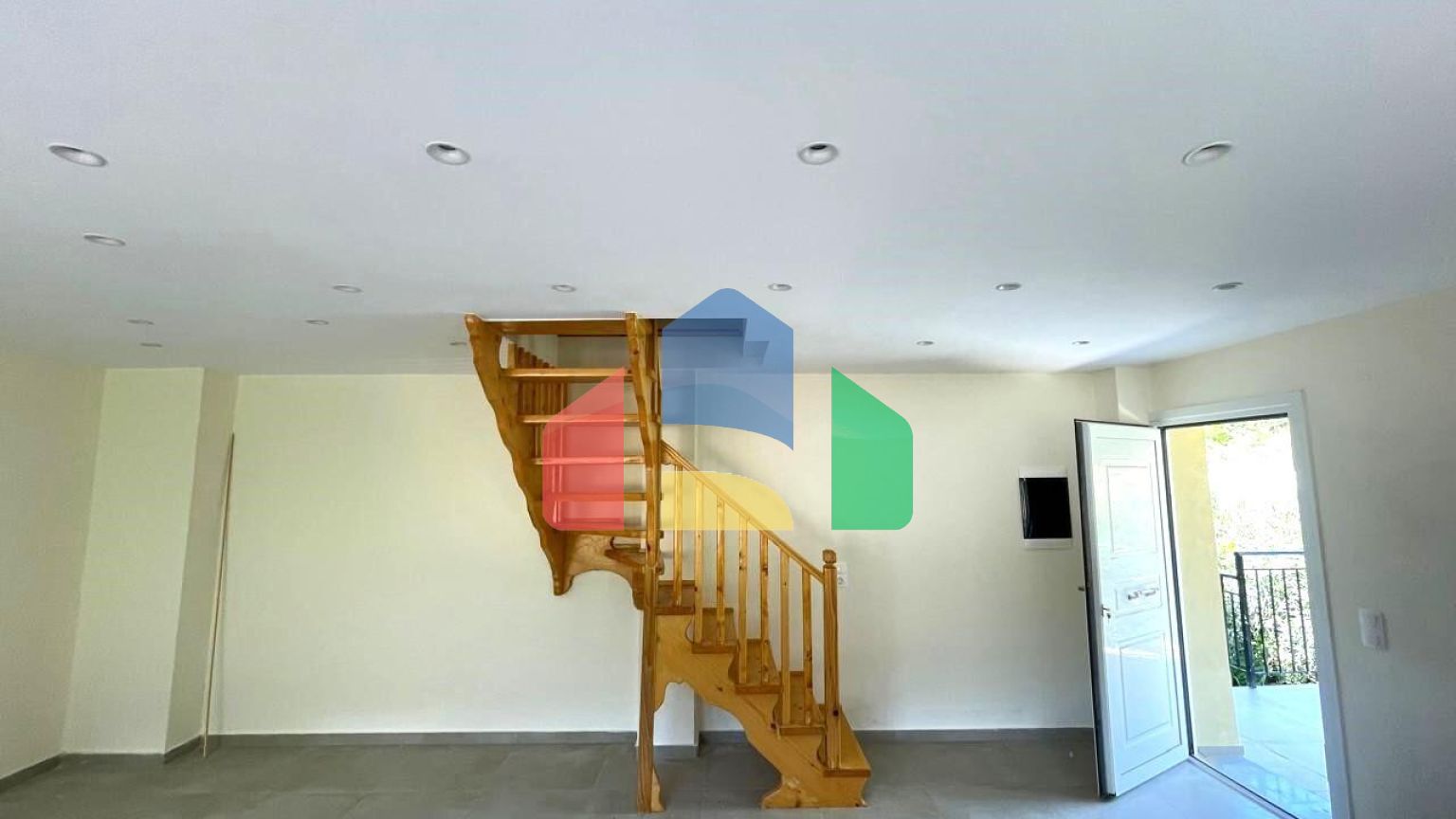 Продаж - Котедж 392 m² на о. Корфу