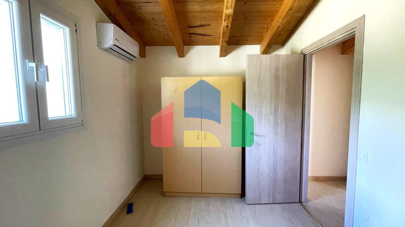 Продаж - Котедж 392 m² на о. Корфу