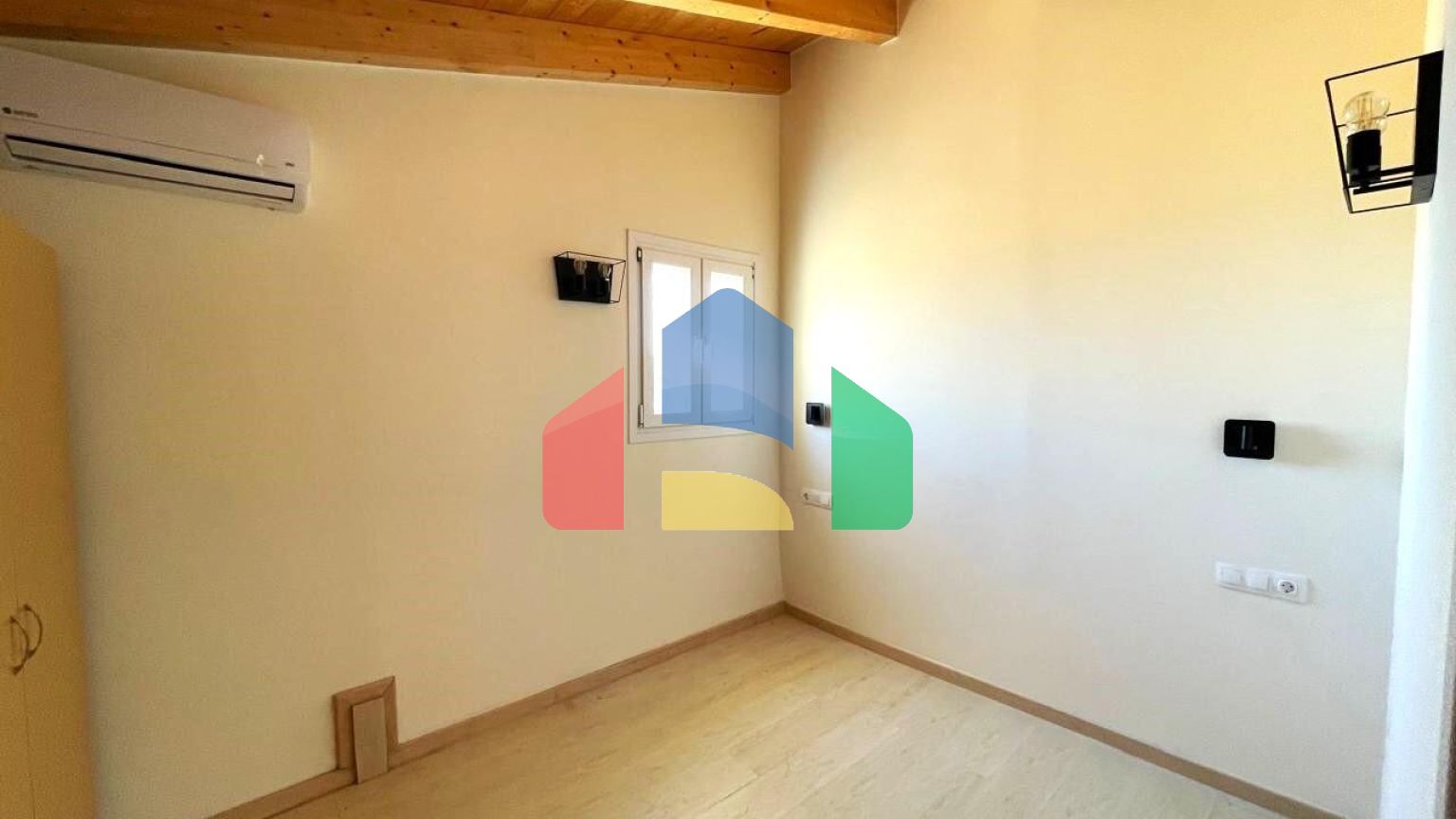 Продаж - Котедж 392 m² на о. Корфу