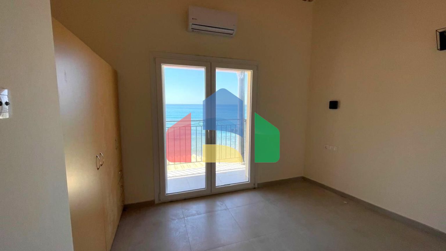 Продаж - Котедж 392 m² на о. Корфу