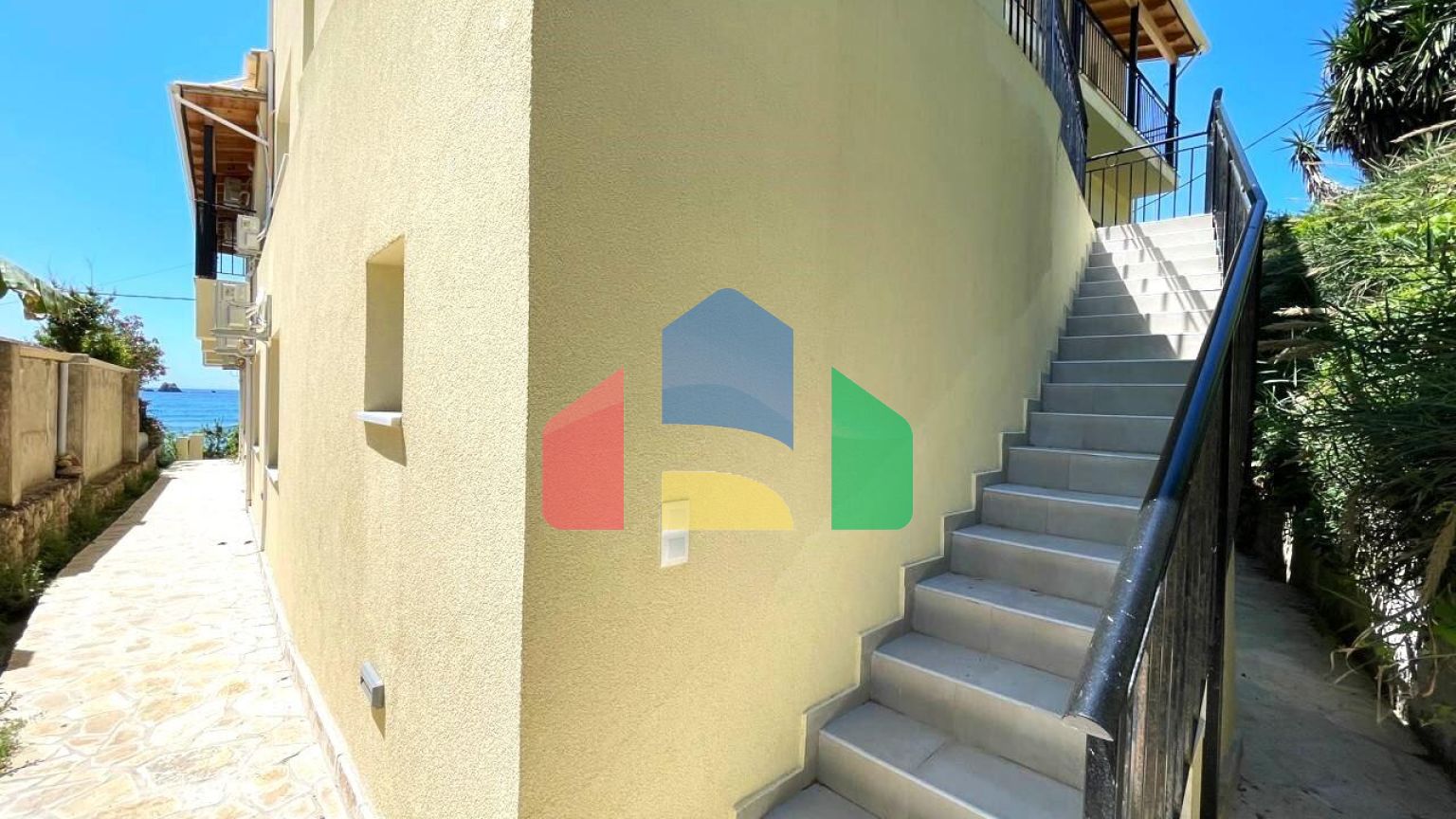 Продаж - Котедж 392 m² на о. Корфу