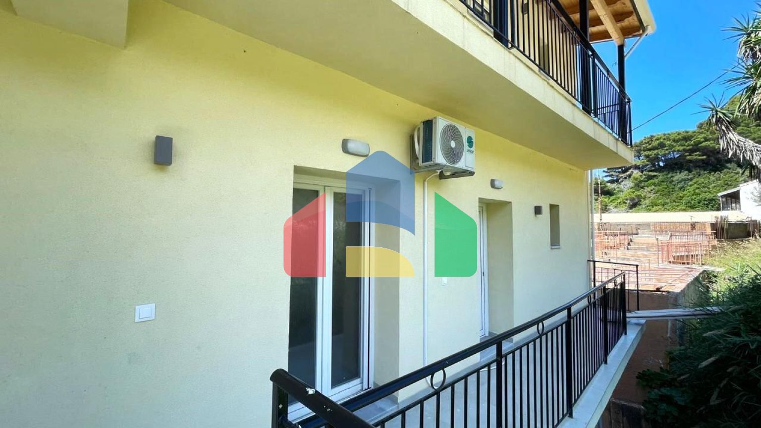 Продаж - Котедж 392 m² на о. Корфу