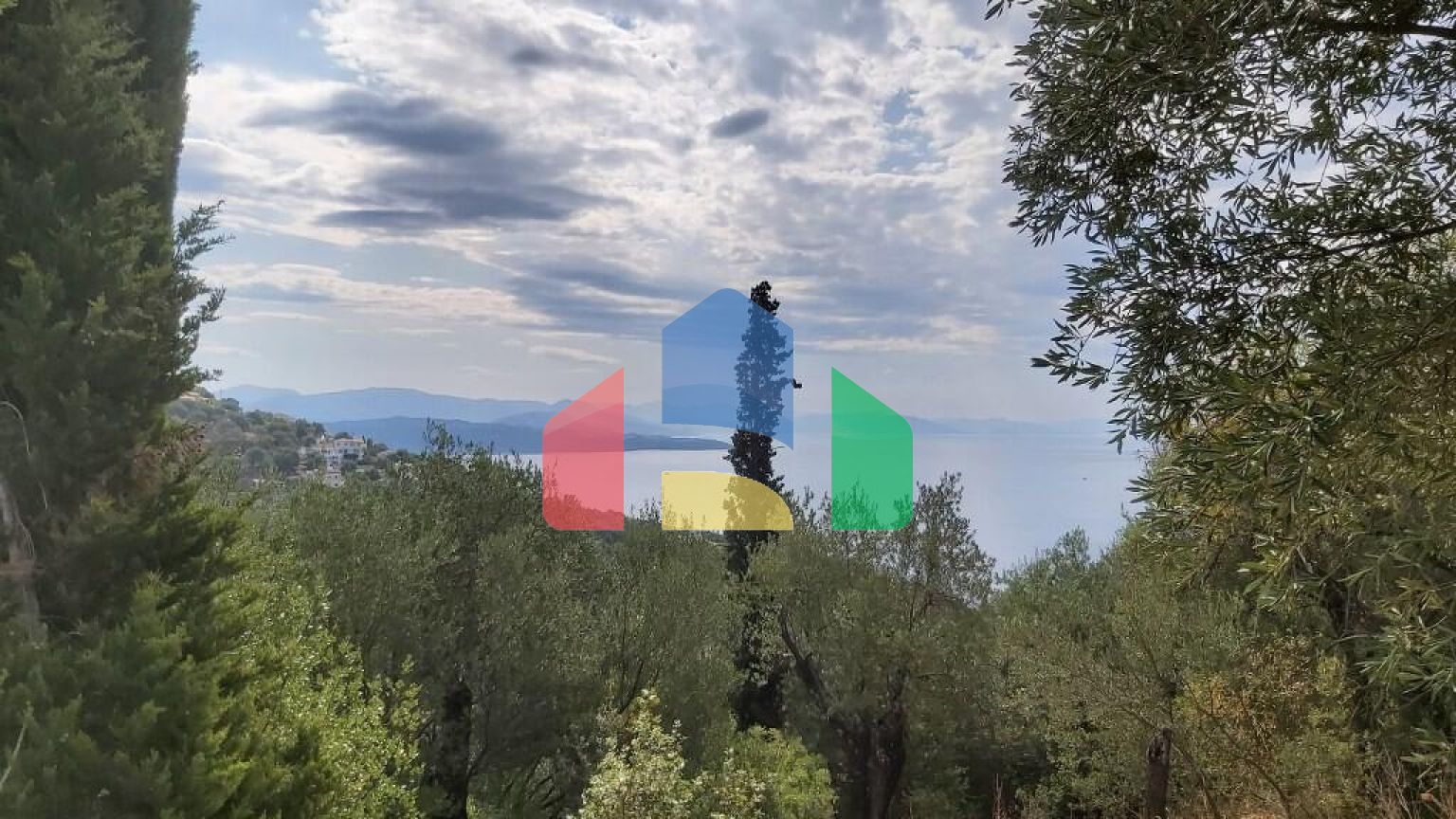 Продажа - Земельный участок 18000 m² на о. Корфу