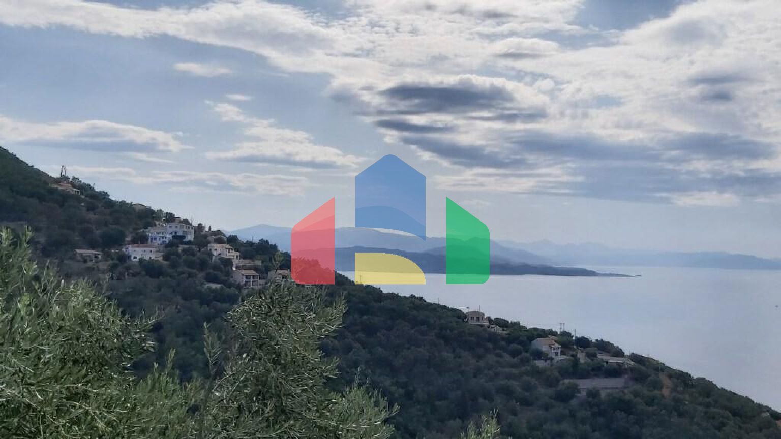 Продажа - Земельный участок 18000 m² на о. Корфу