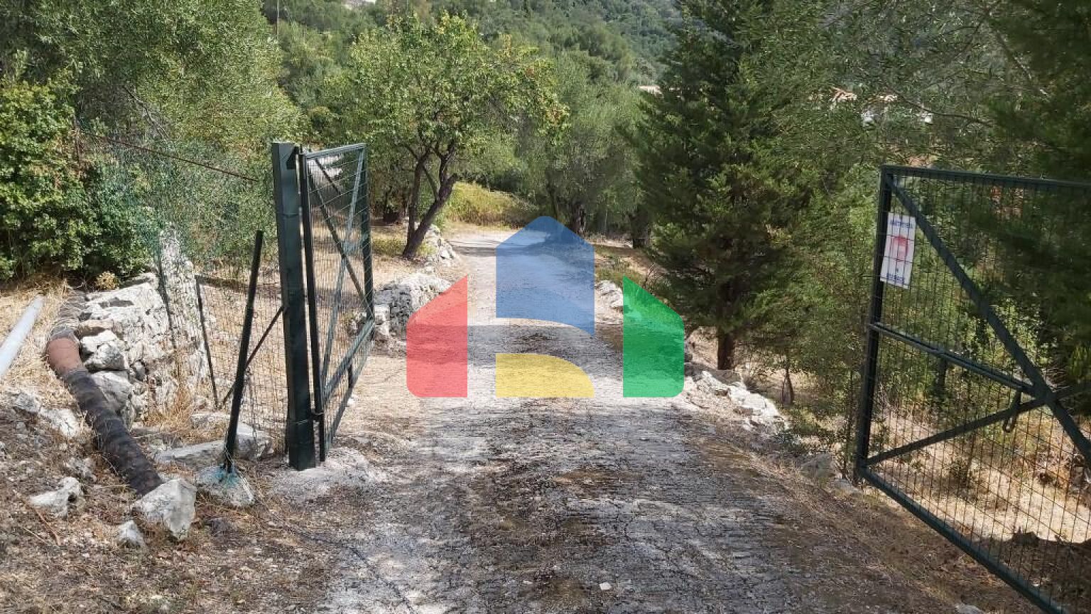 Продажа - Земельный участок 18000 m² на о. Корфу