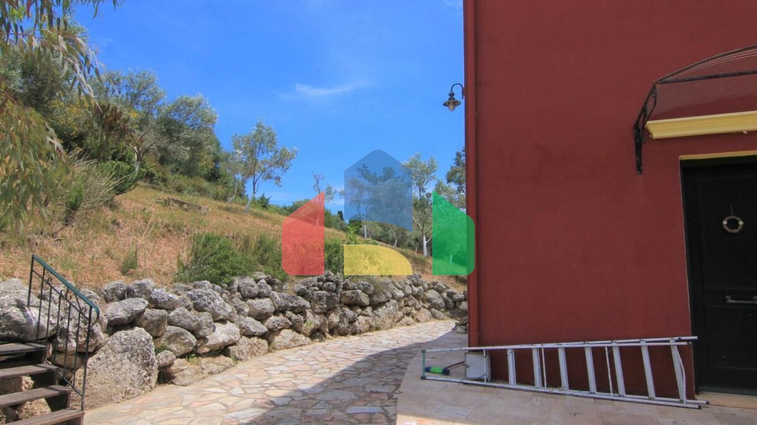 Продажа - Коттедж 180 m² на о. Корфу