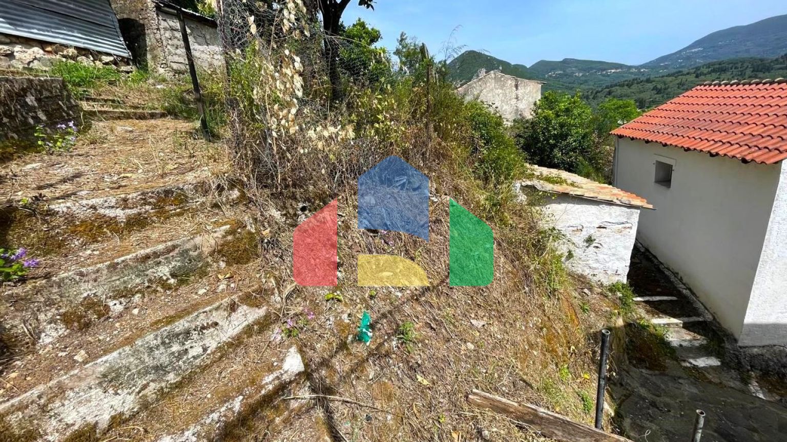 Продаж - Котедж 82 m² на о. Корфу