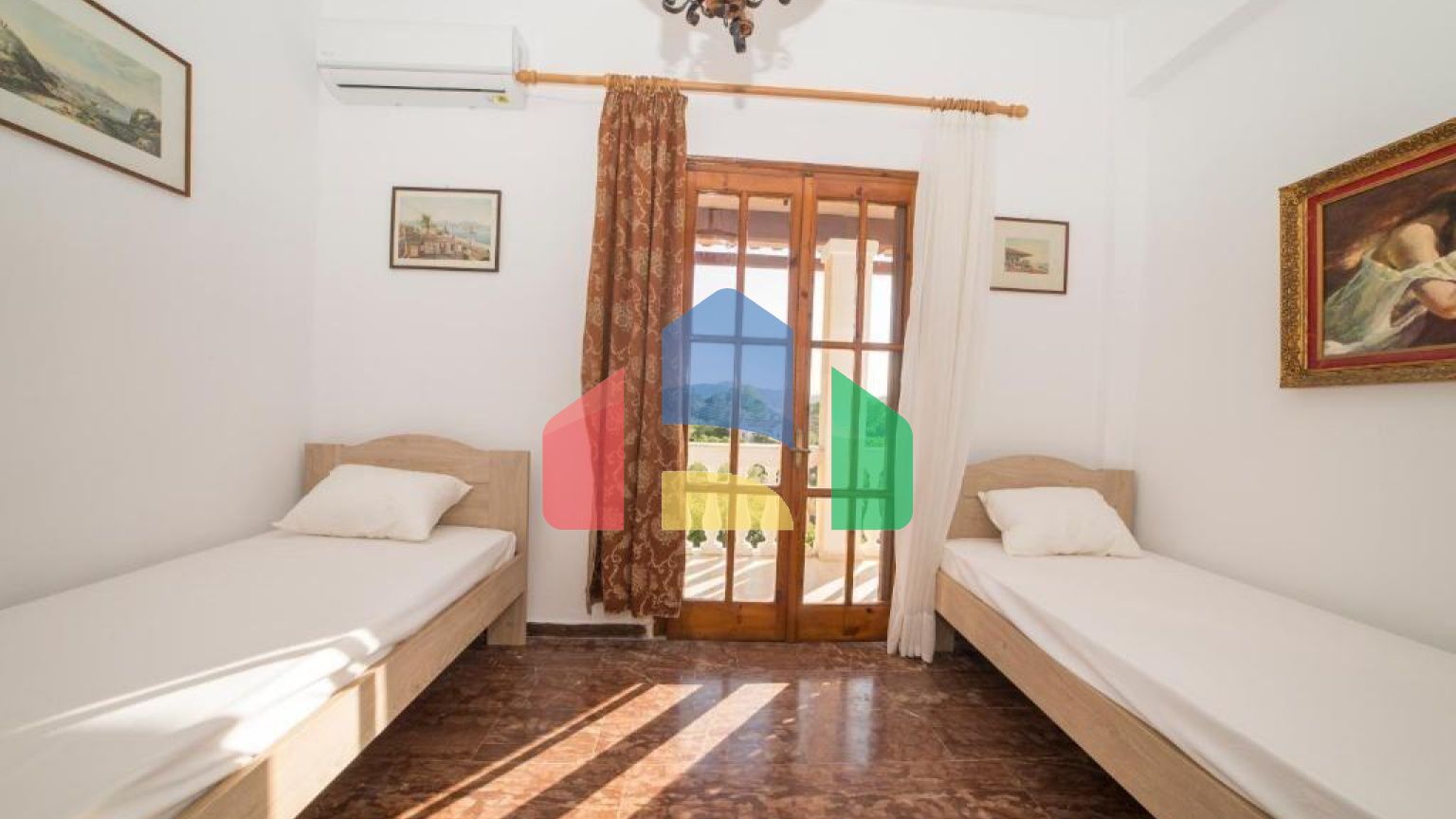 Продаж - Котедж 343 m² на о. Корфу