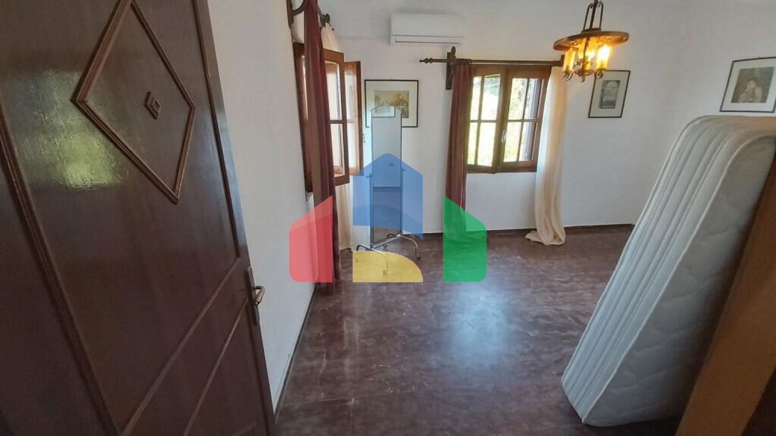 Продаж - Котедж 343 m² на о. Корфу