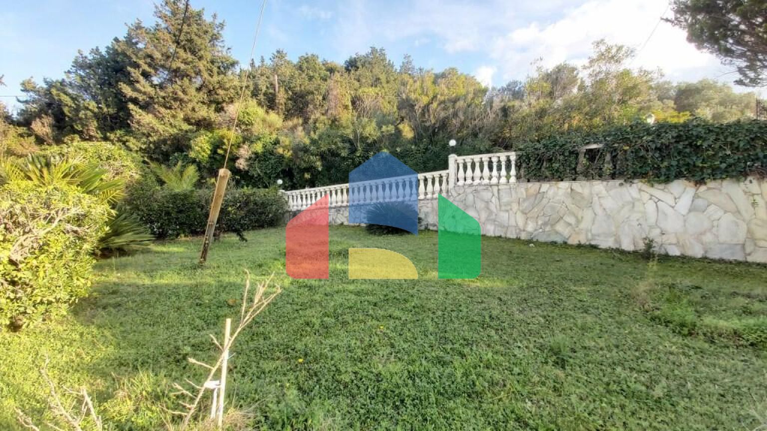 Продаж - Котедж 343 m² на о. Корфу