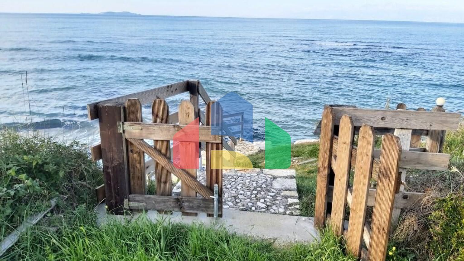 Продаж - Котедж 343 m² на о. Корфу