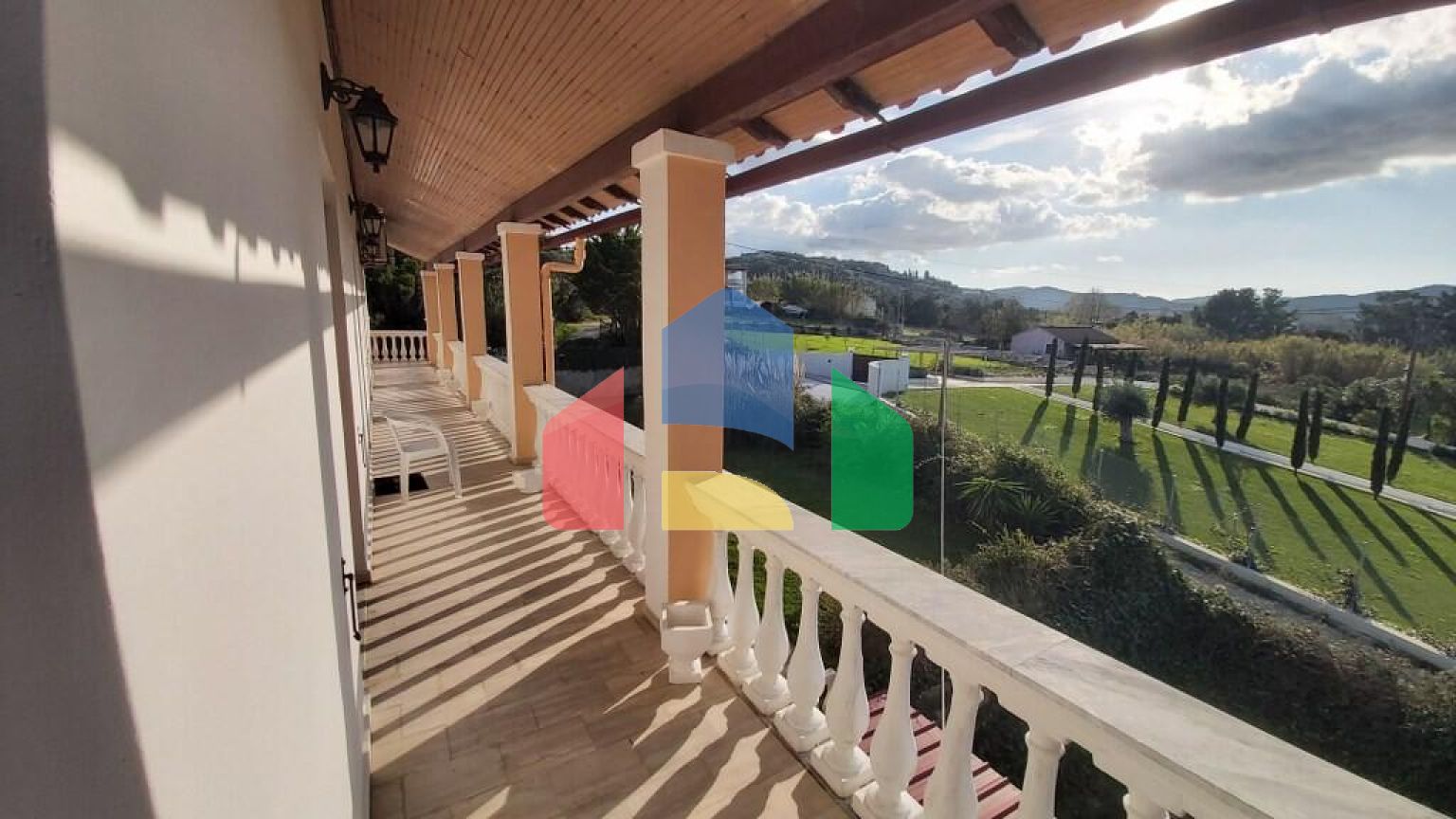 Продаж - Котедж 343 m² на о. Корфу